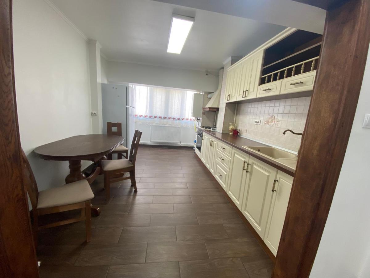 Violetta Apartament Бузеу Екстер'єр фото